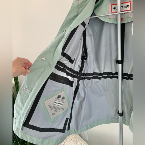 Hunter Women’s Refined Waterproof Garden Jacket / Sage Green - Picture 7 of 14